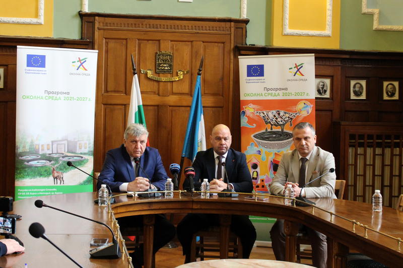 Minister Manol Genov and Mayor Kostadin Dimitrov signed an agreement for the afforestation of Plovdiv as a measure for cleaner air under the Environment Program - 01