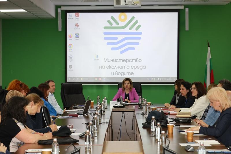 МОСВ проведе дискусия за плана за управление на речните басейни за Черноморския район и морската стратегия - 01
