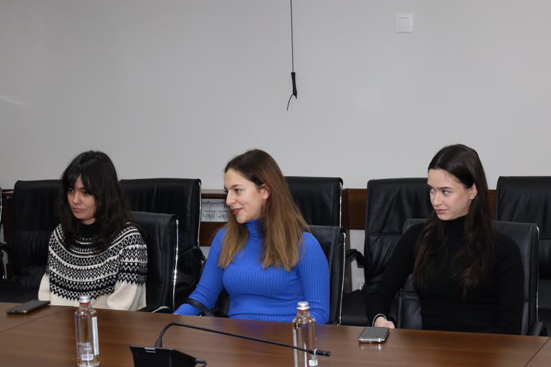 The Ministry of Environment and Water organized a meeting with students majoring in 