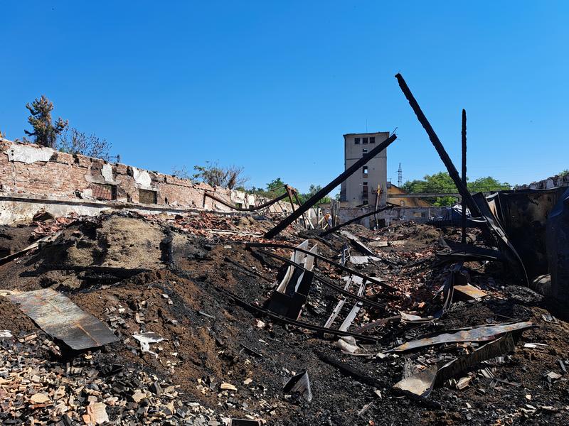 РИОСВ - Русе изиска план за ликвидиране на последствията от наемателя на опожарения склад в района на хлебозавода в Русе - 01
