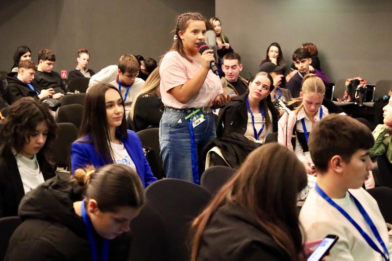 Deputy Minister Reneta Koleva presented the Ministry of Environment and Water's programs for environmental education at the Voice It Youth Forum - 5